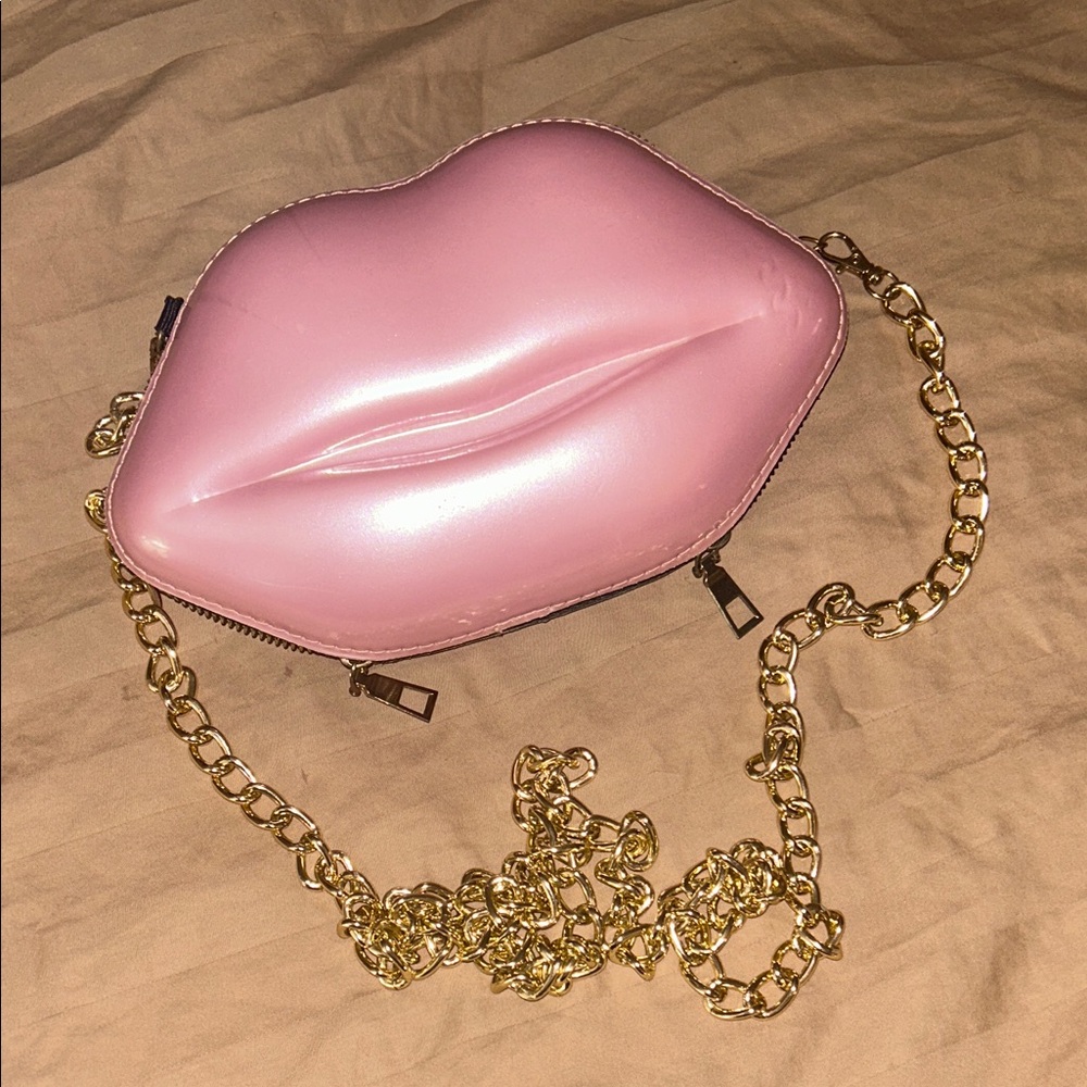 Pink Lip-Shaped Bag with Gold Chain